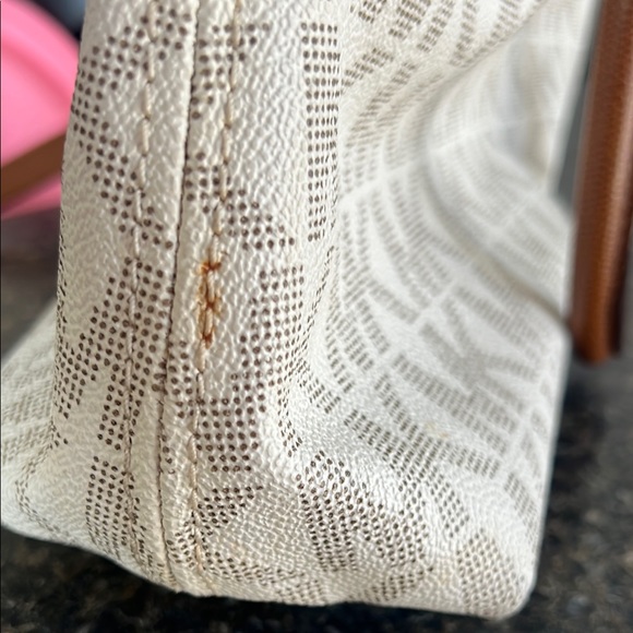 Michael Kors Signature Aubrey Tote in Brown and Cream - Picture 13 of 13